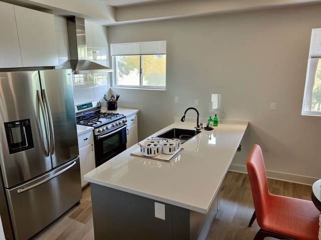 Deluxe Townhome, 4 Bedrooms