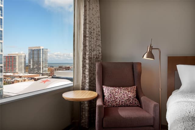 2 QUEEN BEDS PARTIAL LAKEVIEW