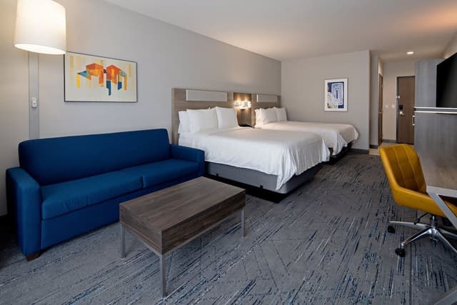 Suite, 2 Queen Beds, Accessible (Roll In Shwr)
