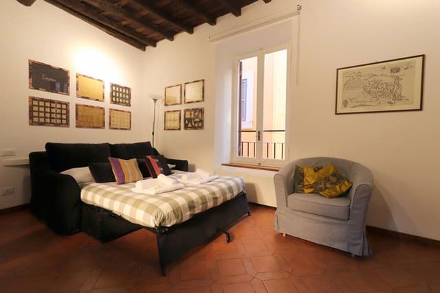 Lovely Navona Apartment (Via di Monte Giordano 58)