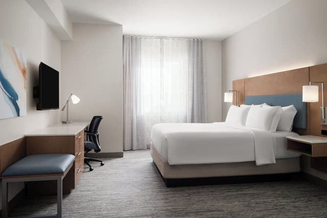Standard Room, 1 King Bed, Accessible, Non Smoking (Communications, Trainer)