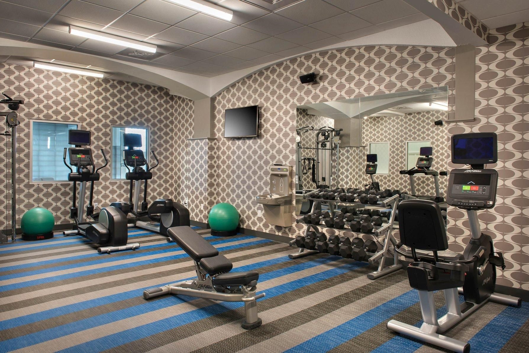 อลอฟท์ บัฟฟาโล ดาวน์ทาวน์ (Aloft Buffalo Downtown)1