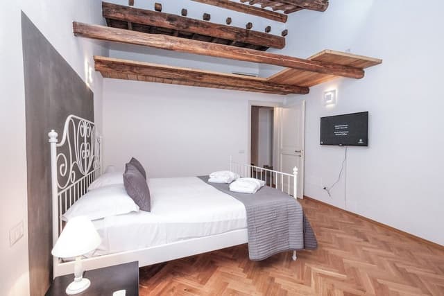 Regal Home in Trastevere (Piazza di S. Apollonia 3)