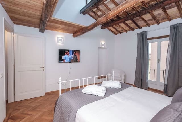 Regal Home in Trastevere (Piazza di S. Apollonia 3)