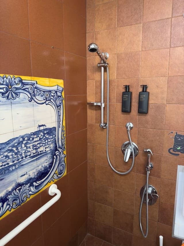 Trastevere 2 BR Cozy Apartment (Via Nicola Fabrizi 11)
