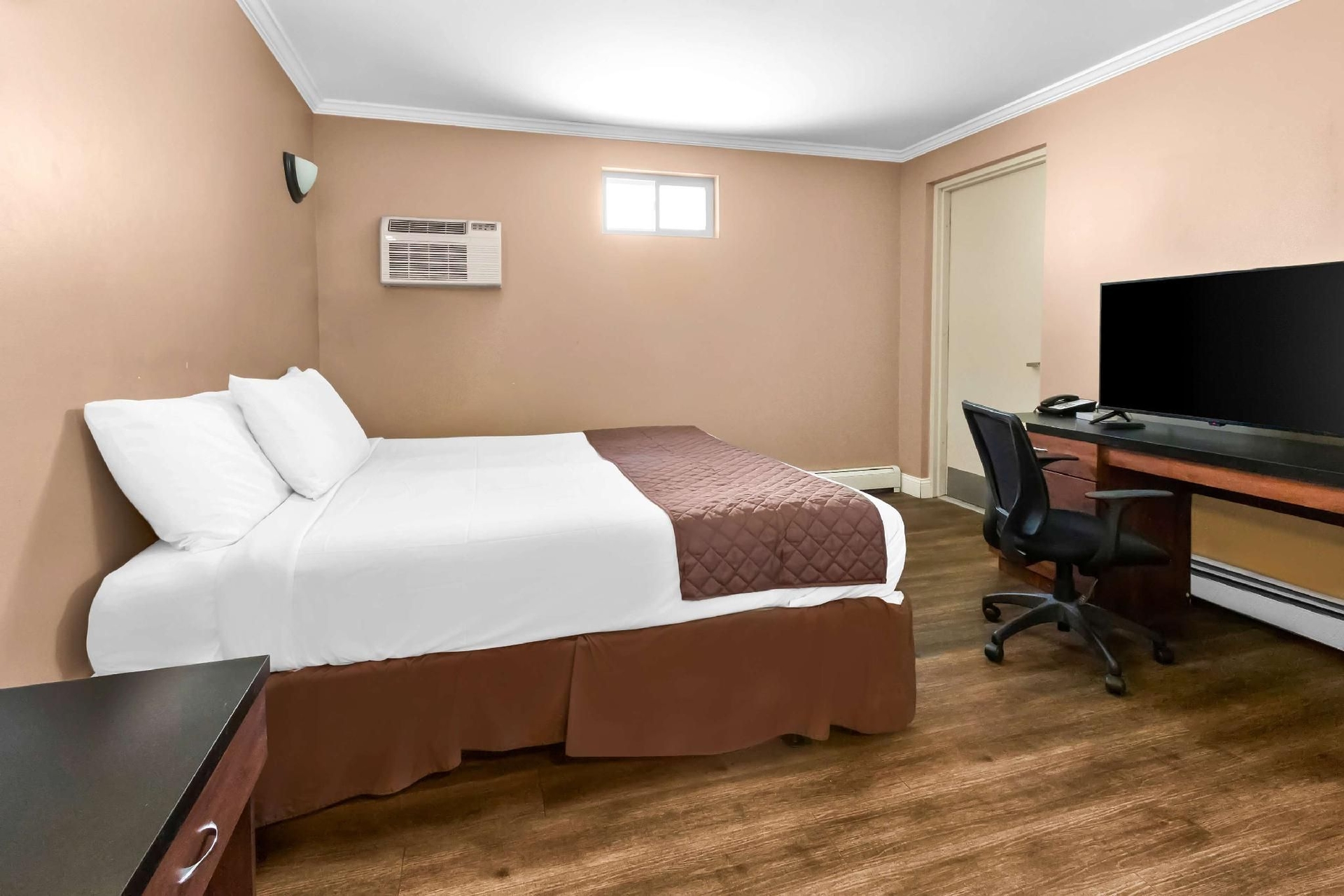Americas Best Value Inn Avenel Woodbridge3