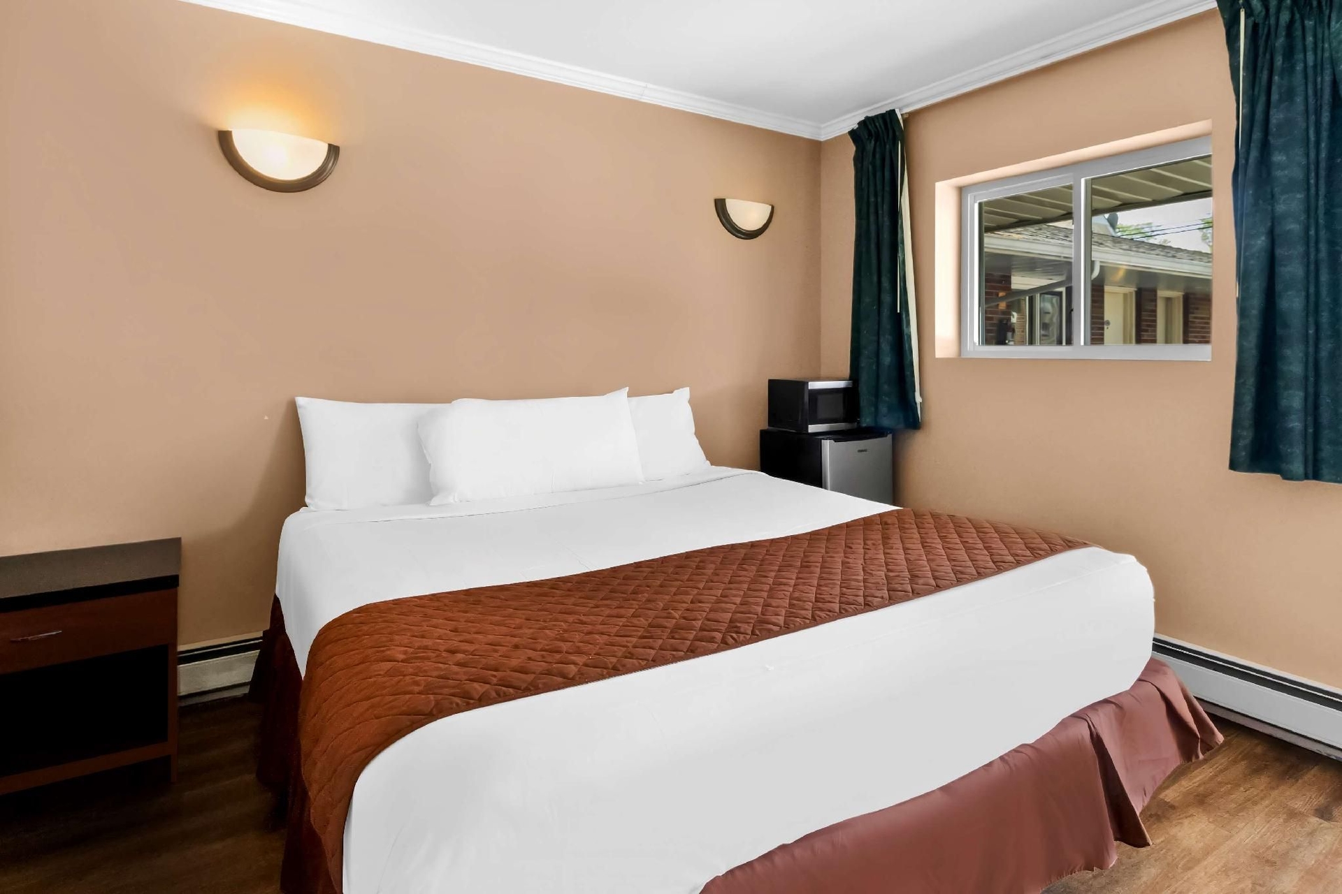 Americas Best Value Inn Avenel Woodbridge2