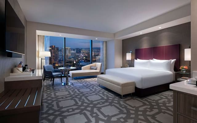 Superior Room, 1 King Bed (Strip View)