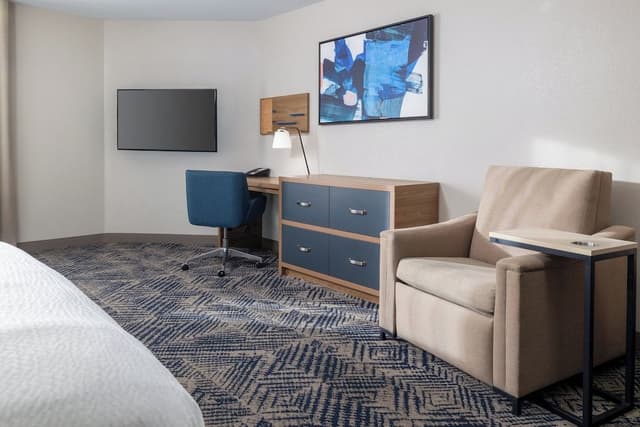 Studio Suite, 2 Queen Beds, Roll-in Shower (Communications Accessible)