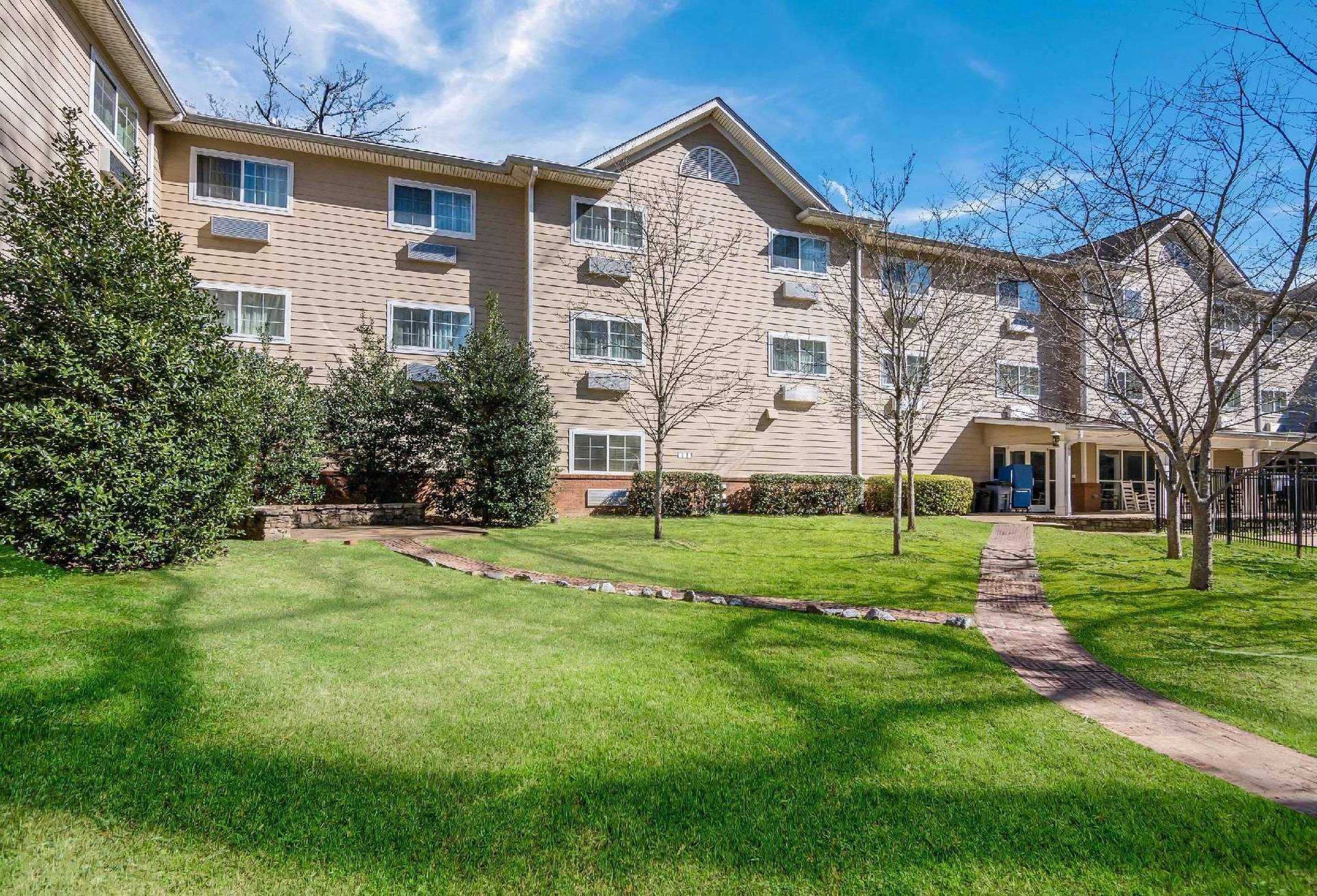 โรงแรมเมนสเตย์ สวีทส์ โคลัมบัส เนียร์ ฟอร์ตเบนนิง (MainStay Suites Columbus near Fort Benning)0