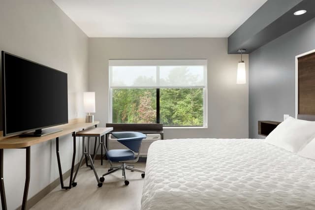 1 KING BED