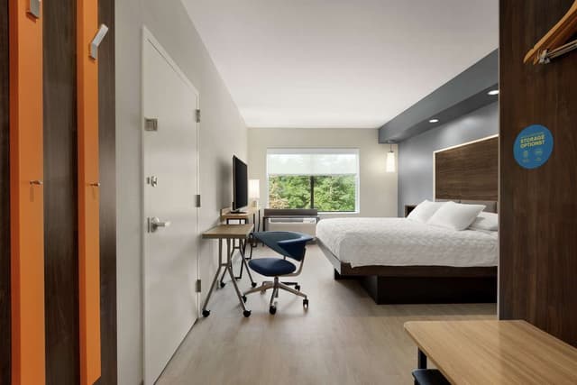 1 KING BED