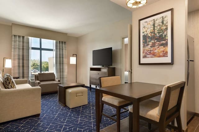 1KING HEARING ACCESSIBLE SUITE NONSMOKING