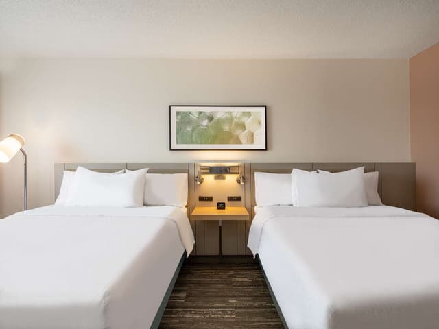 2 QUEEN BEDS RIVER VIEW