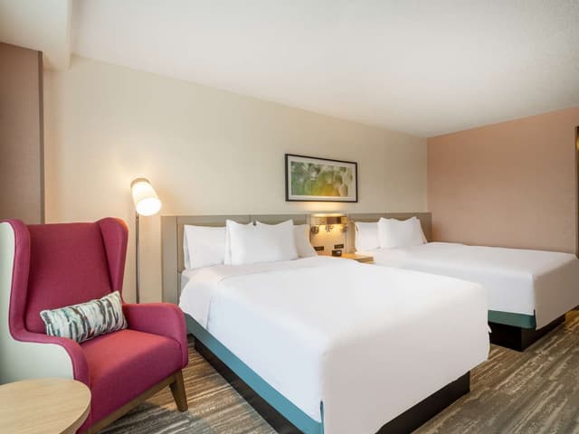 2 QUEEN BEDS RIVER VIEW