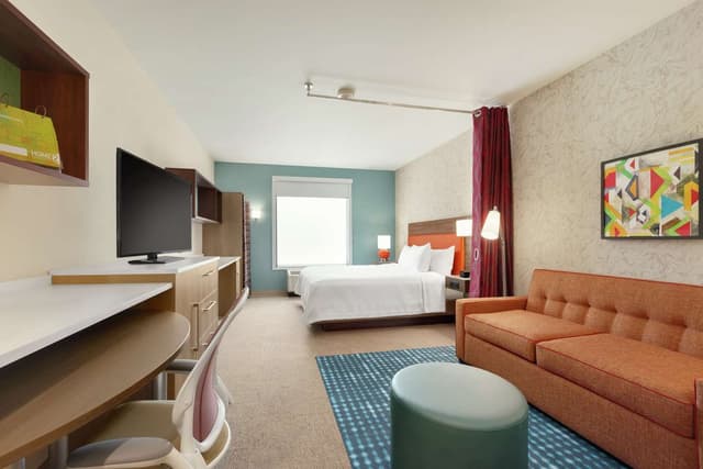 1 KING BED STUDIO SUITE NONSMOKING