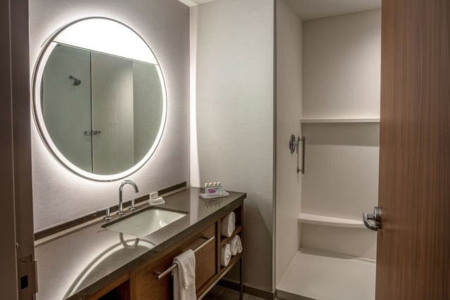 Suite, 1 Bedroom (Dining Area, Living Room)