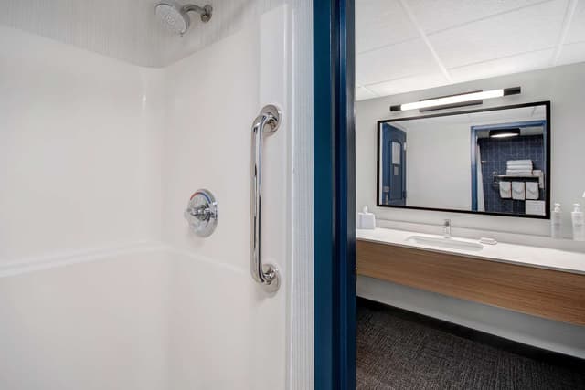 1 KING SUITE