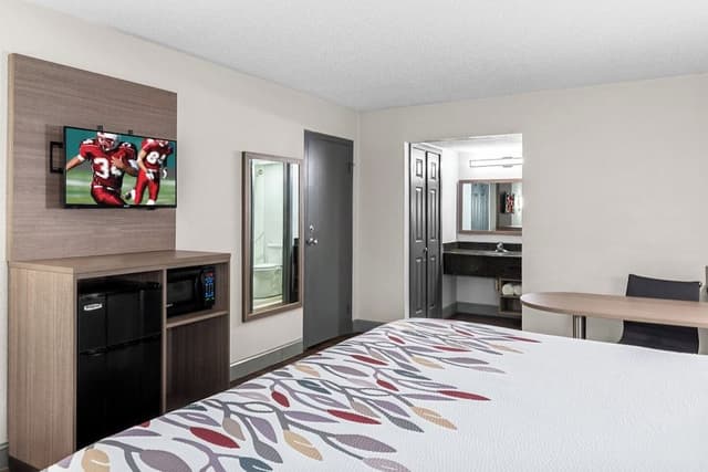 Superior Room, 1 King Bed, Smoking