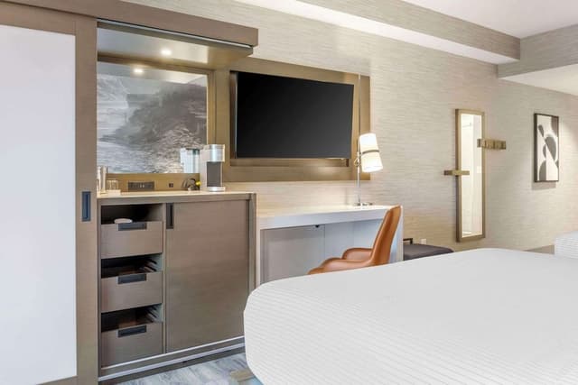 Standard Room, 2 Queen Beds, Non Smoking