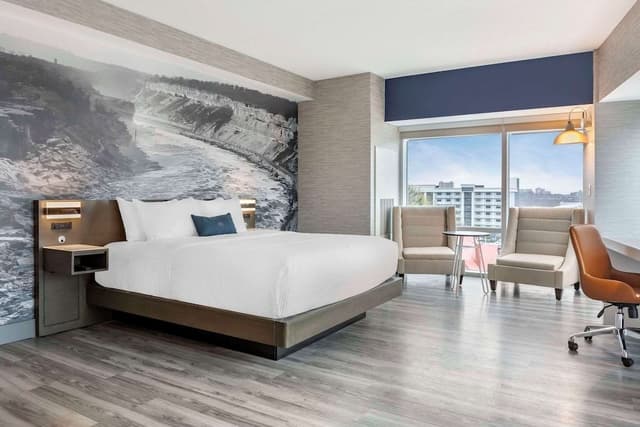 Suite, 1 King Bed, Non Smoking