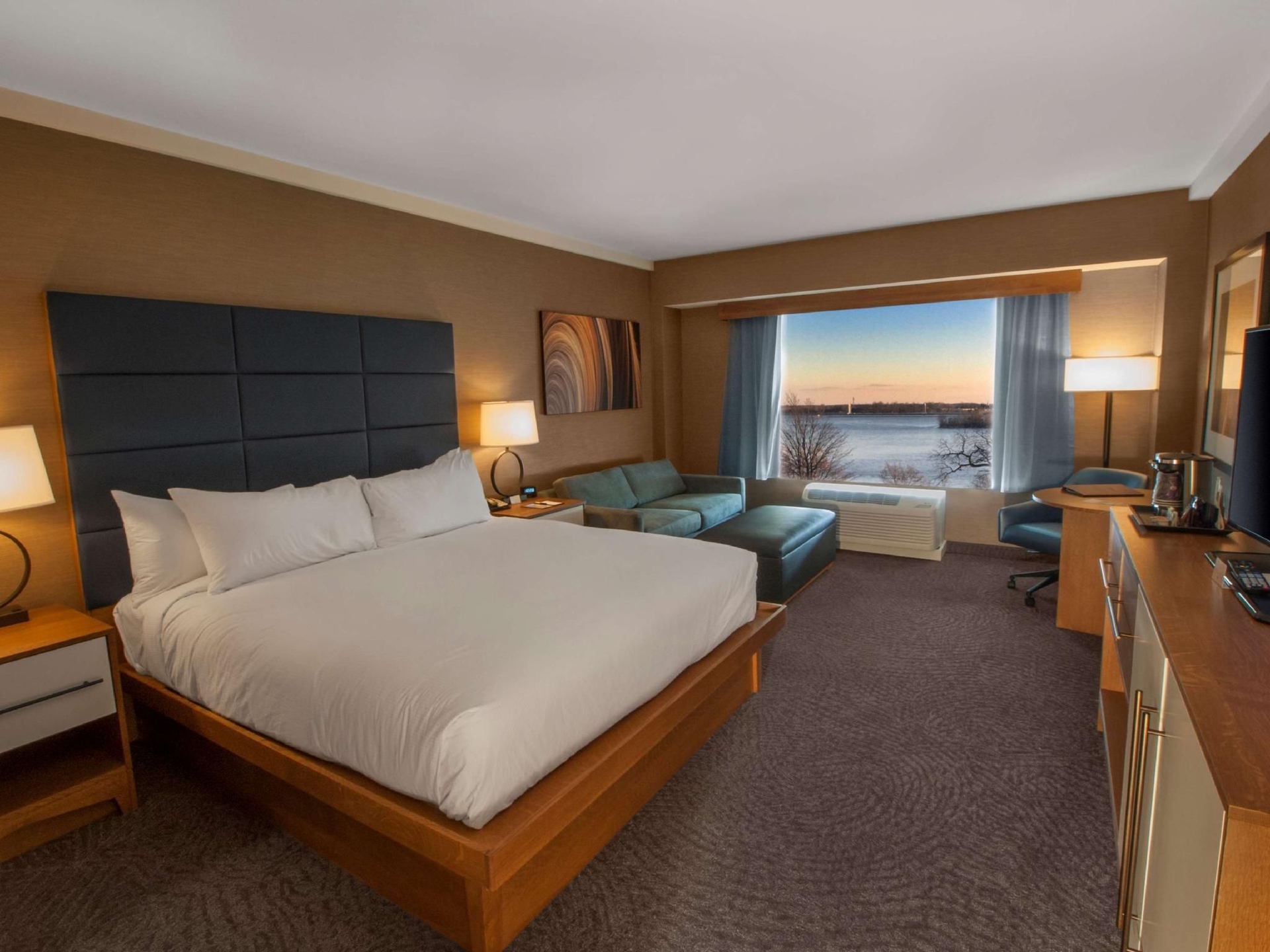 ดับเบิลทรี บาย ฮิลตัน ไนแอการา ฟอลล์ (DoubleTree by Hilton Niagara Falls)4