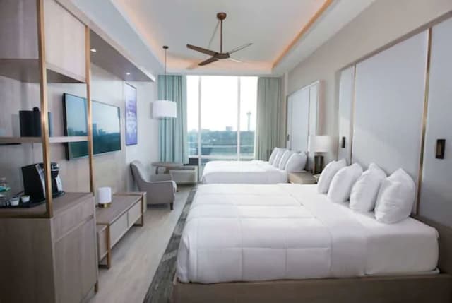 Suite, 2 Queen Beds (Skyline View, Sky Floor)