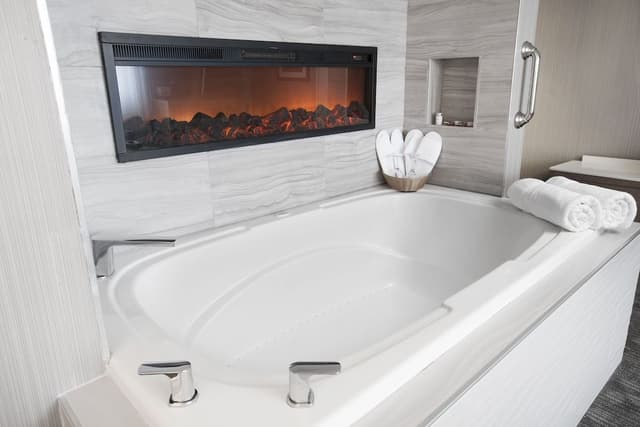 Suite, 1 King Bed (Skyline View)