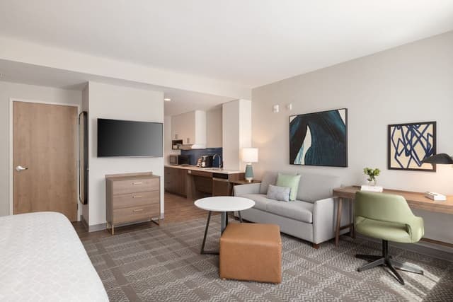 Studio Suite, Kitchen