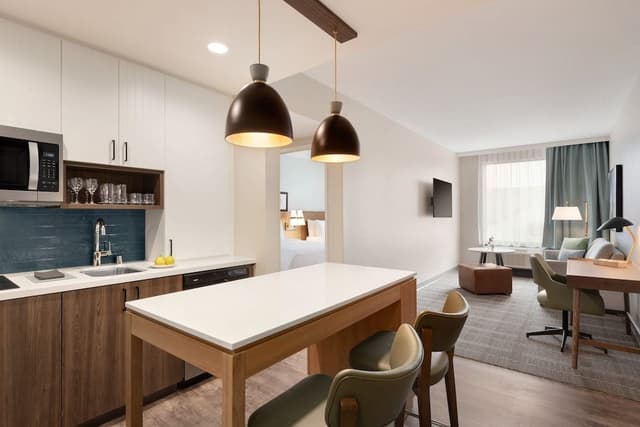 Suite, 1 Bedroom, Kitchen