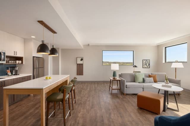 Suite, 2 Bedrooms, Kitchen