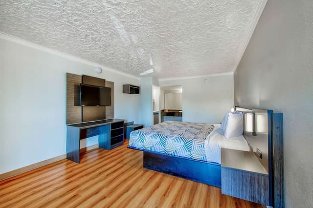 Standard Room, 1 King Bed, Non Smoking
