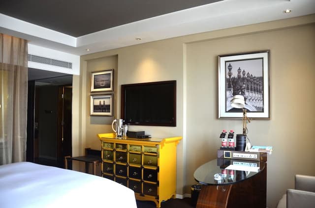 Superior Room, 1 King Bed, Club Lounge Access