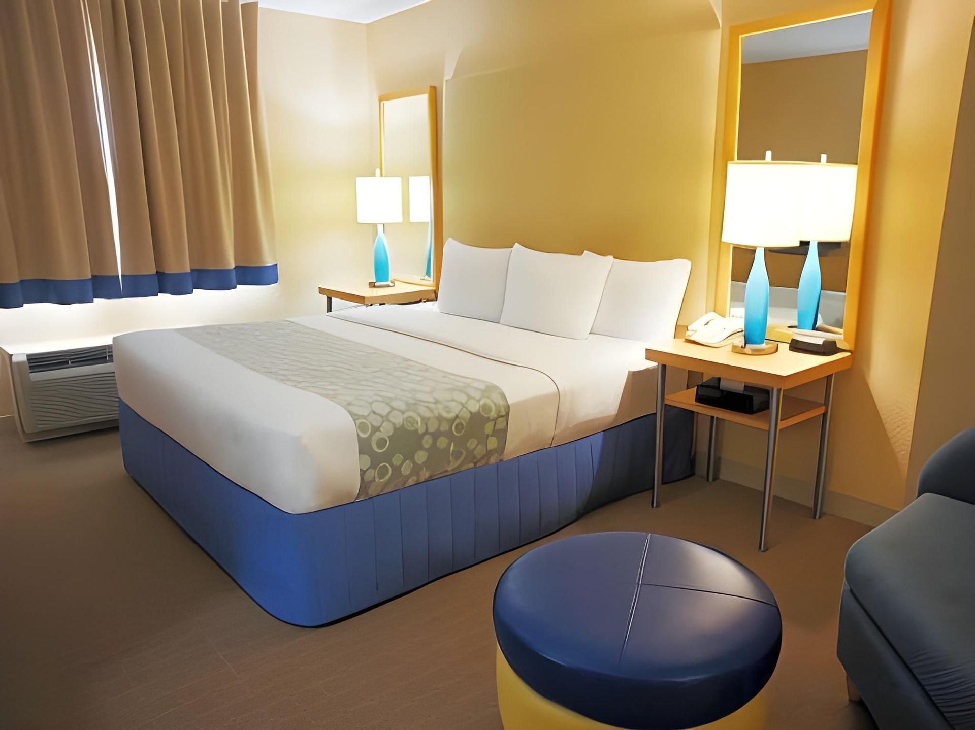 La Quinta Inn & Suites by Wyndham Coral Springs South4