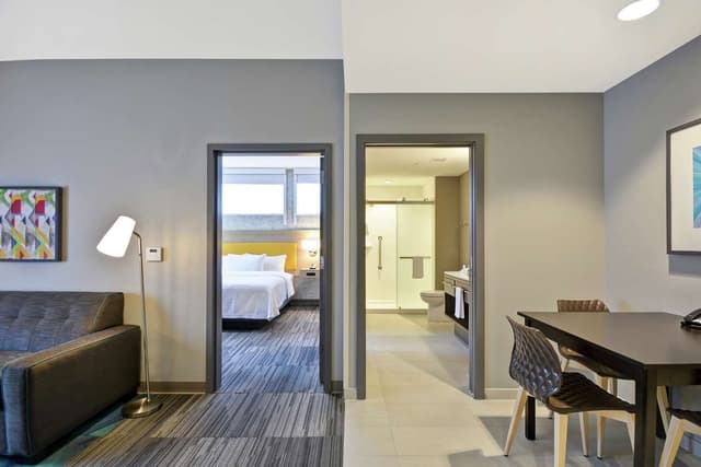 1 KING BED 1 BEDROOM SUITE NONSMOKING