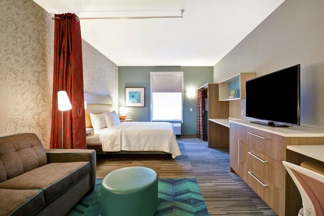 1 KING BED STUDIO SUITE NONSMOKING