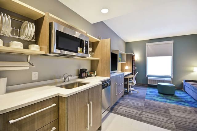 1KING HEARING ACCESSIBLE SUITE NONSMOKING