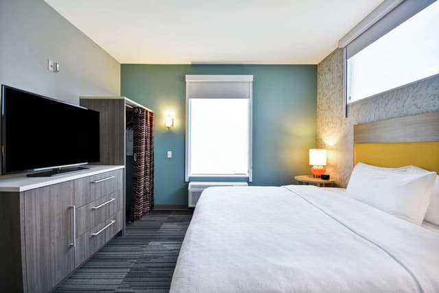 1KING HEARING ACCESSIBLE SUITE NONSMOKING