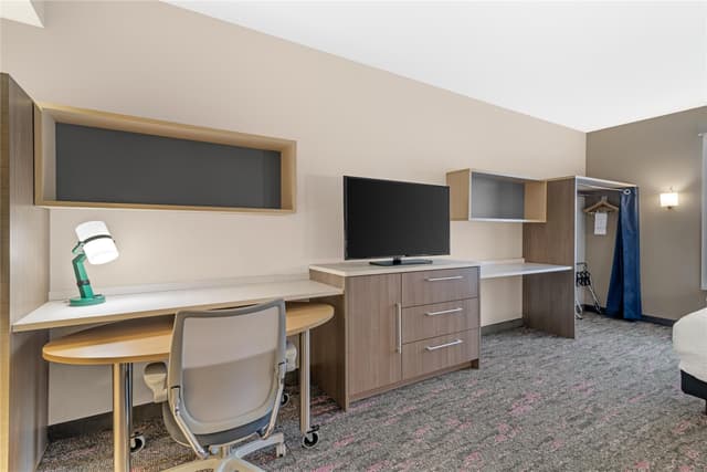 1 KING BED STUDIO SUITE NONSMOKING