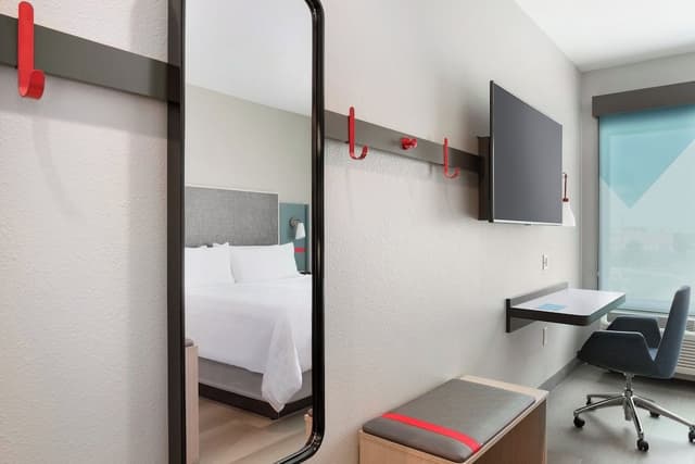 Standard Room, 1 King Bed