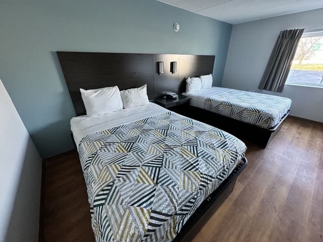 Deluxe Room, 2 Queen Beds, Smoking, Refrigerator