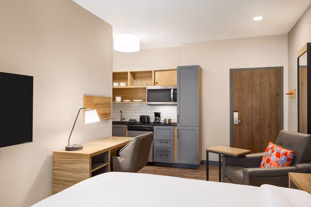 Studio Suite, 2 Queen Beds, Accessible (Communications)