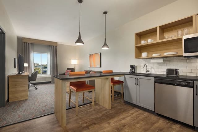 Suite, 1 Bedroom, Accessible Bathtub (Mobility)