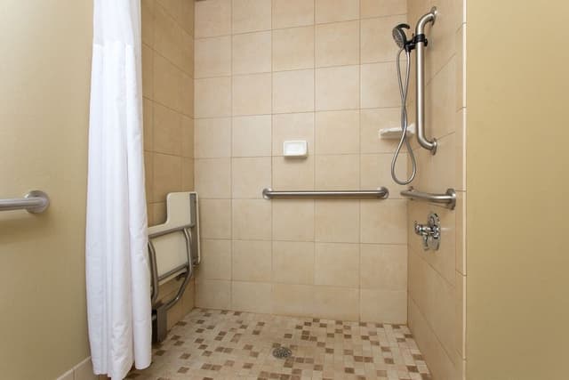 Room, 2 Queen Beds, Accessible, Non Smoking (Roll-in Shower)