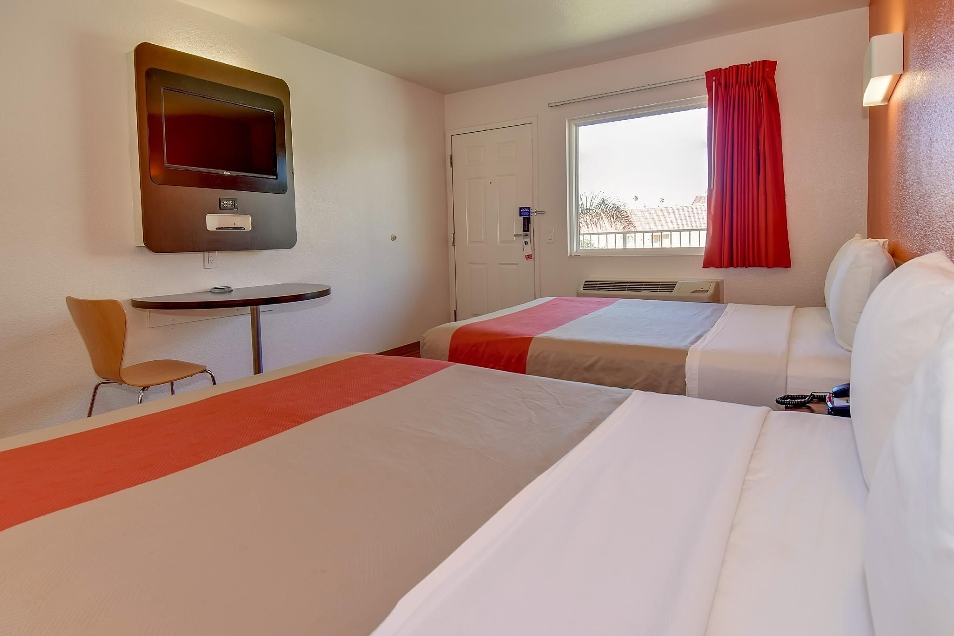 Motel 6 Riverside, CA - South2