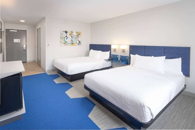 Room, 2 Queen Beds, Accessible, Non Smoking (Mobility, w/Grab Bars)