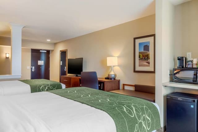 Suite, 2 Queen Beds, Accessible, Non Smoking