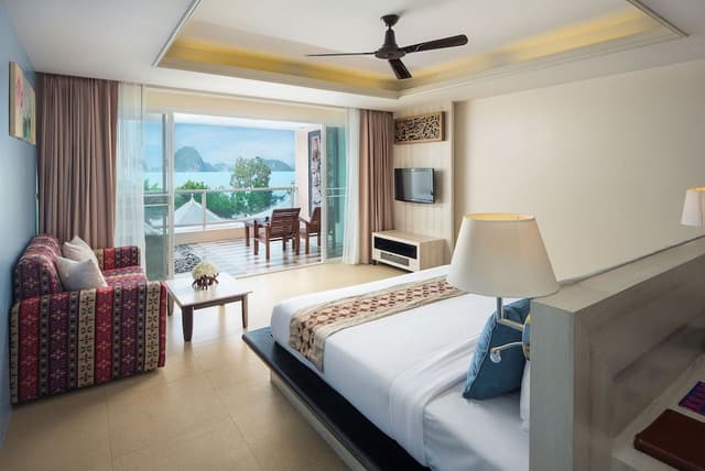 Deluxe Jacuzzi Sea View