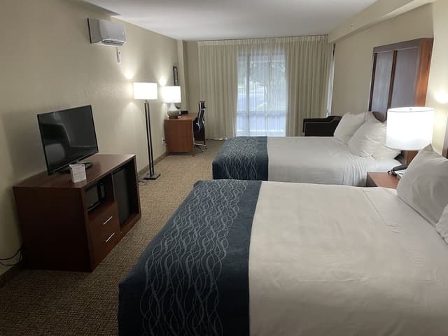 Suite, 2 Queen Beds, Non Smoking