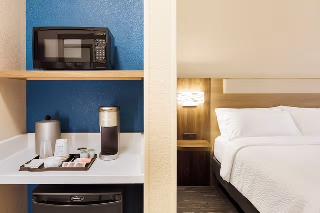 Suite, 2 Queen Beds, Accessible Bathtub (Communications, Mobility)